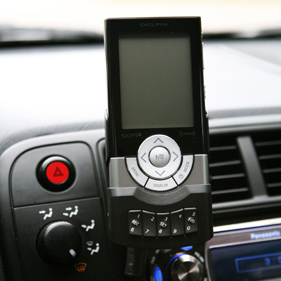 DELPHI SKYFi3 XM® Satellite Radio - Plug-n-play satellite radio with integrated XM tuner features 2.8" screen, 30-minute pause, replay, and built-in memory.  Car kit and 12 months of free service are included.  
